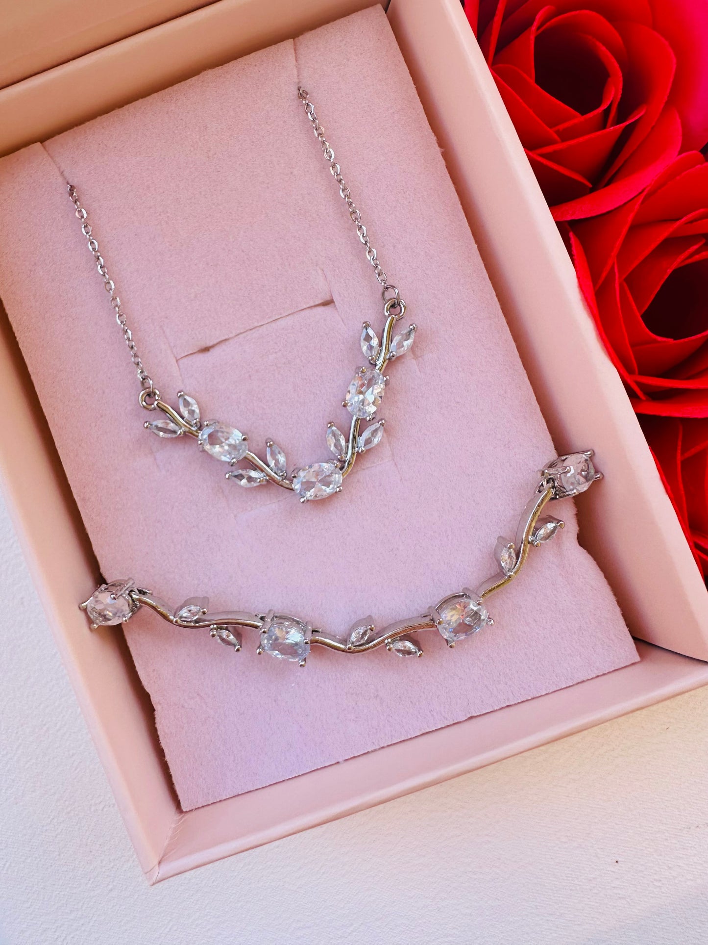Tulip Silver Necklace & Bracelet