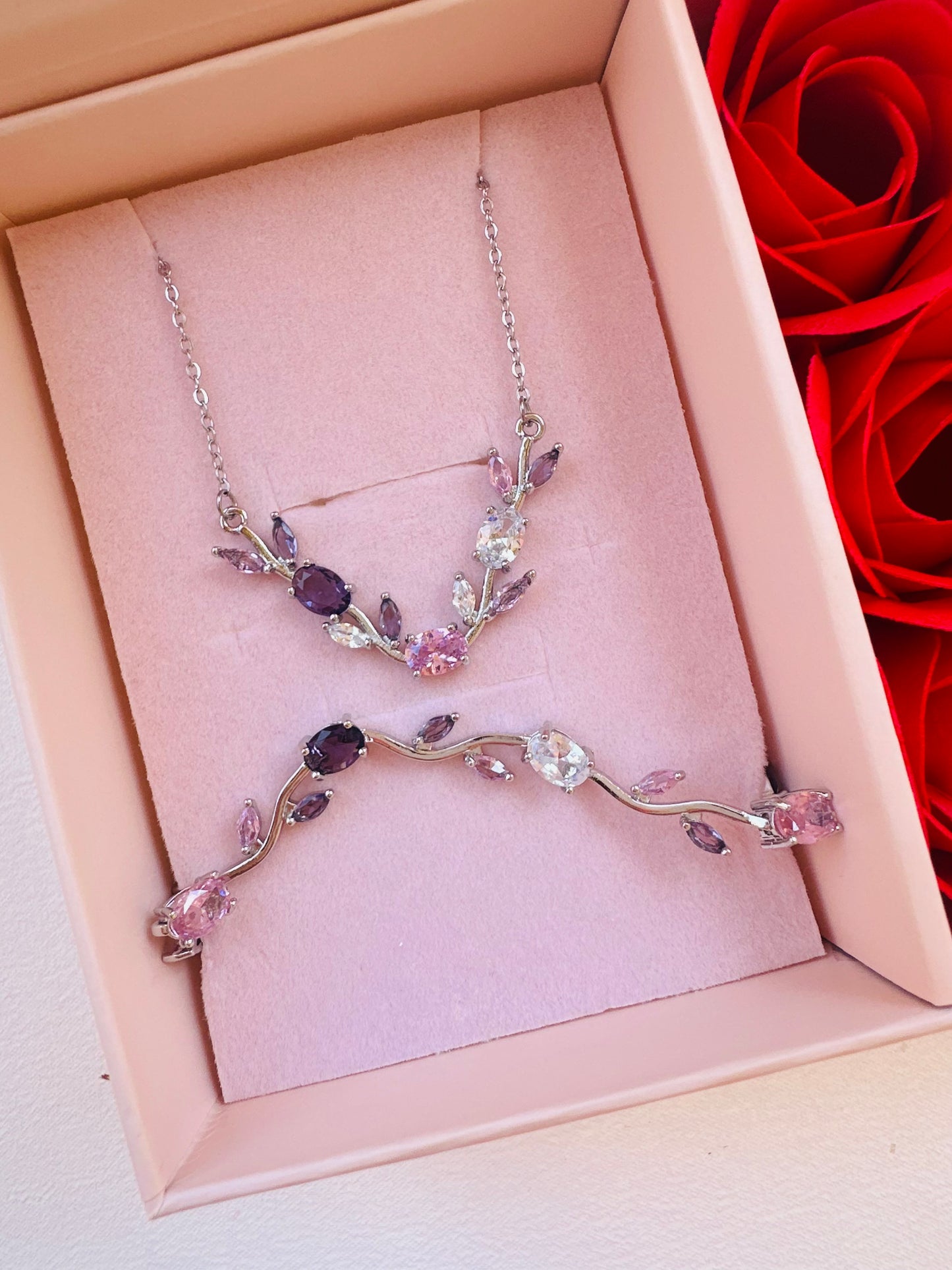 Tulip Silver Necklace & Bracelet