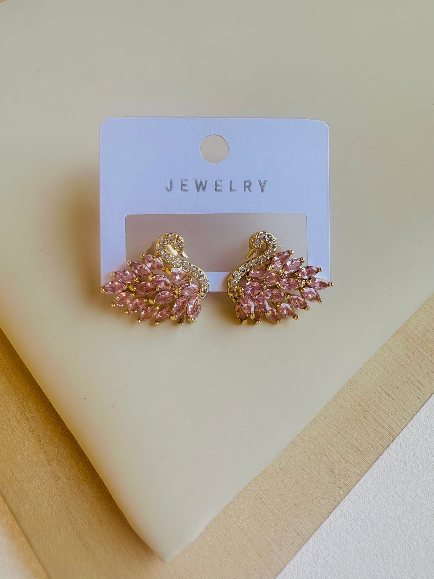 Earring gold pleated