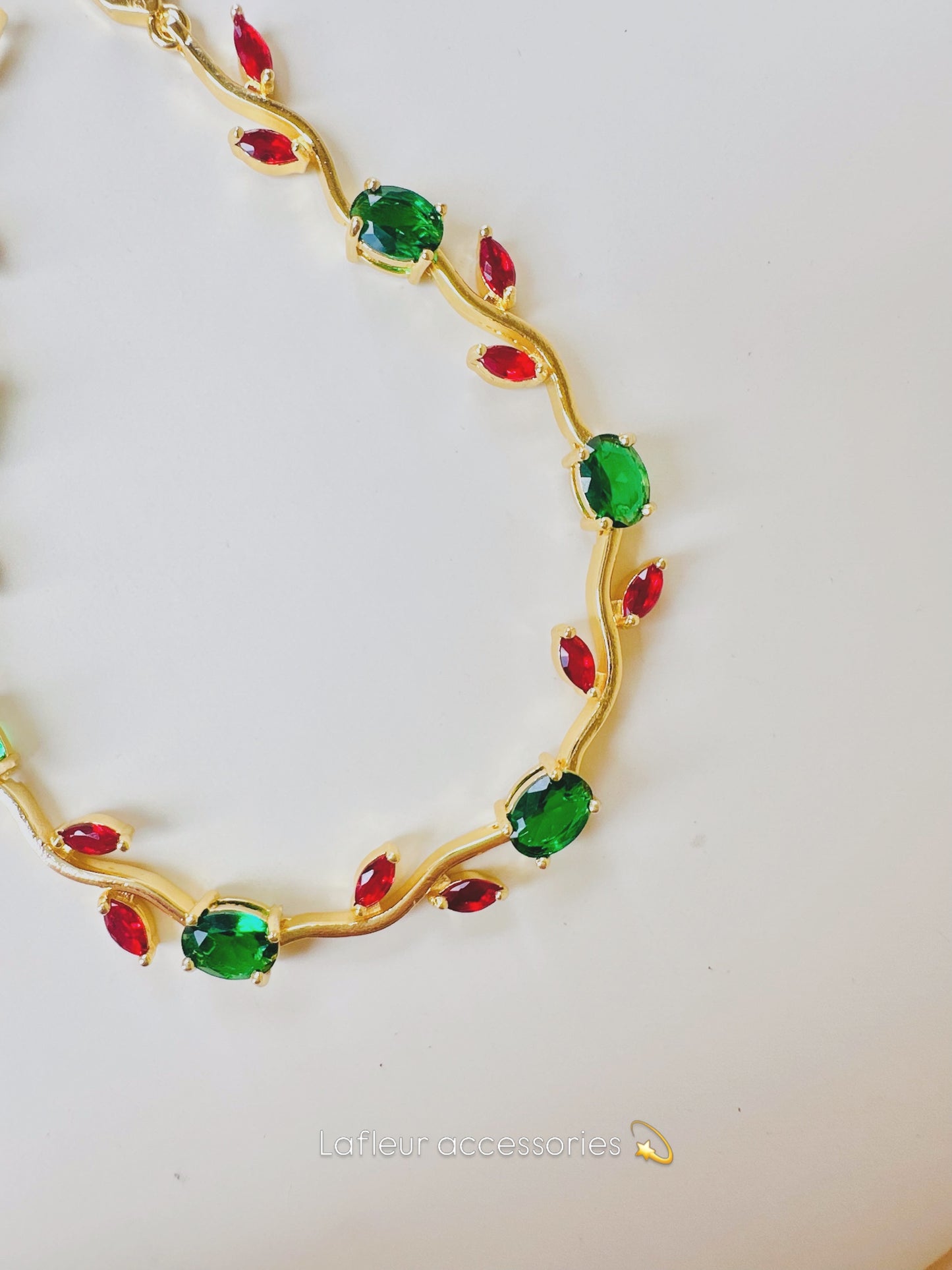 Red tulip bracelet