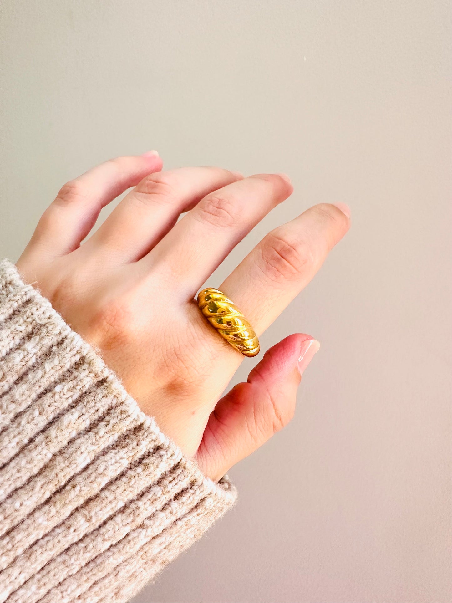 Elegant Gold Ring