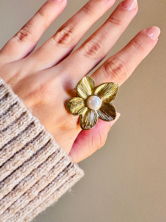 White Pearl Rose Ring