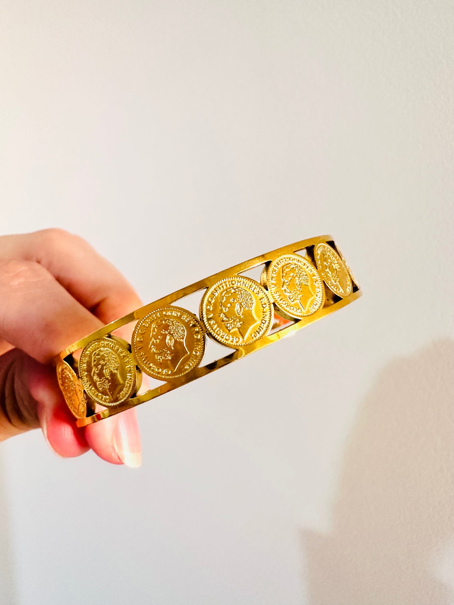 Gold Coin Bangle – Elegant & Timeless