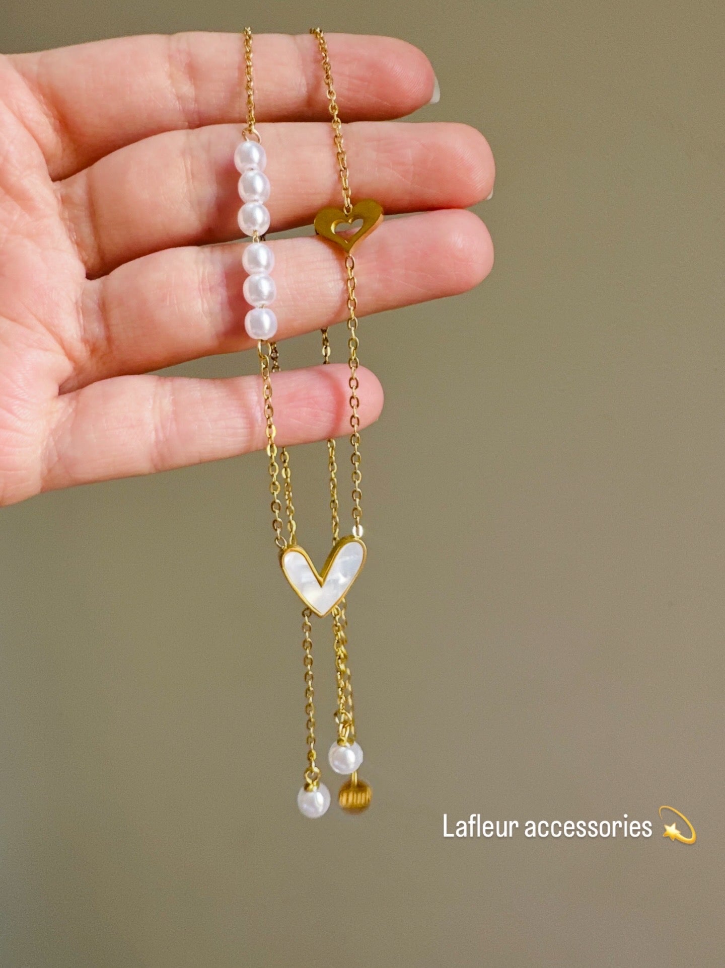 White Heart Necklace with White Pearl