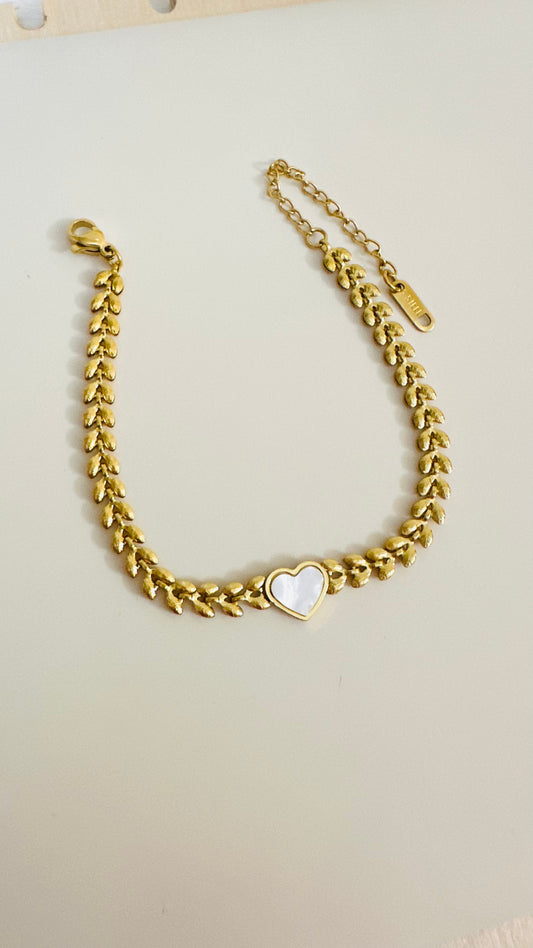 ✨ White Heart Bracelet