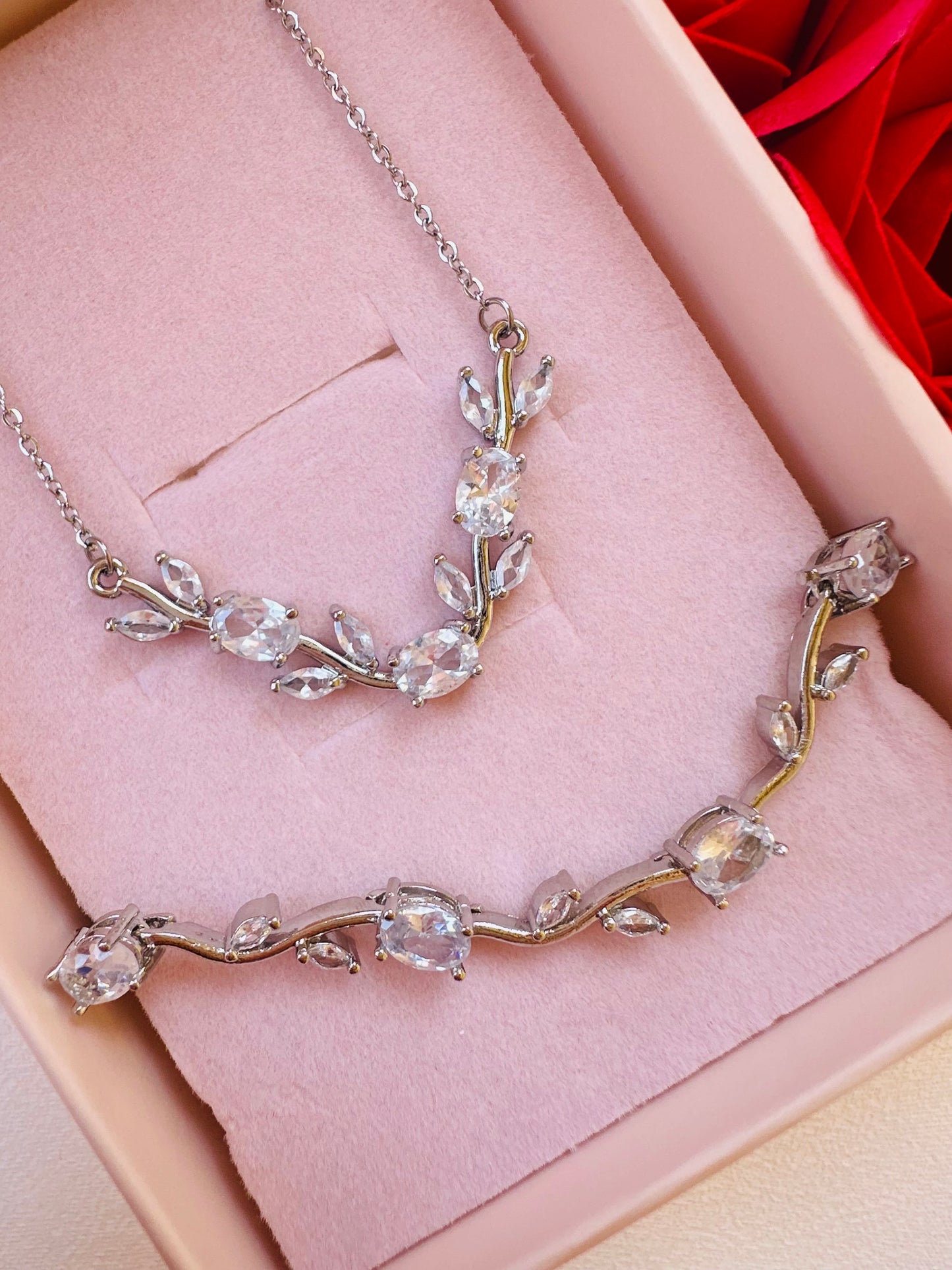 Tulip Silver Necklace & Bracelet