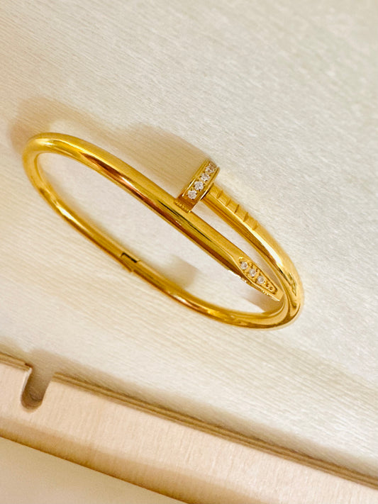 ✨ Nail Bracelet