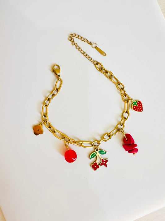 Flawer & strawberry charm bracelet 🌺🤍🍓