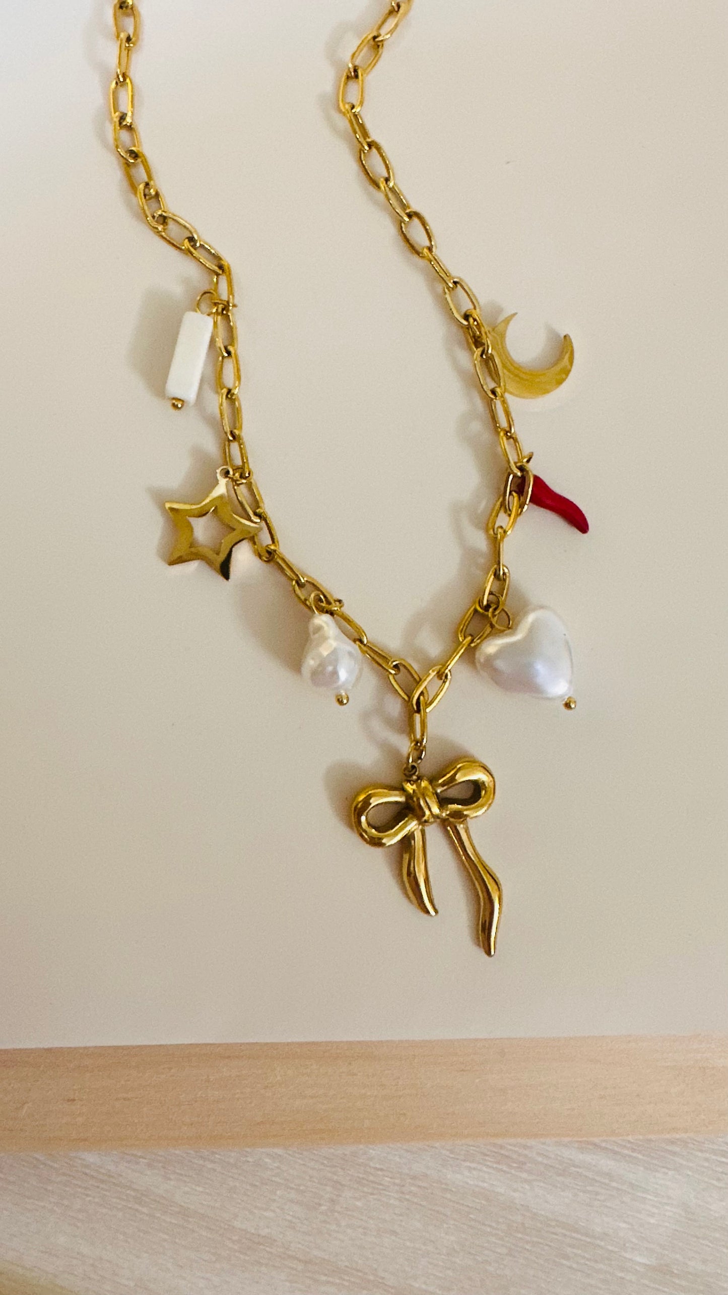 Bow Gold Necklace
