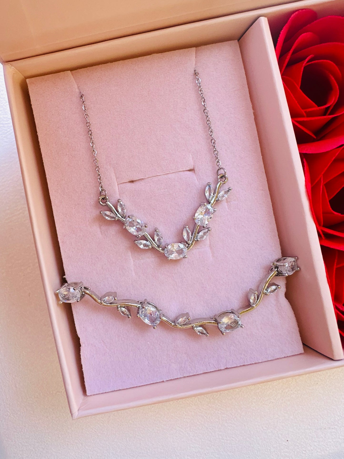 Tulip Silver Necklace & Bracelet
