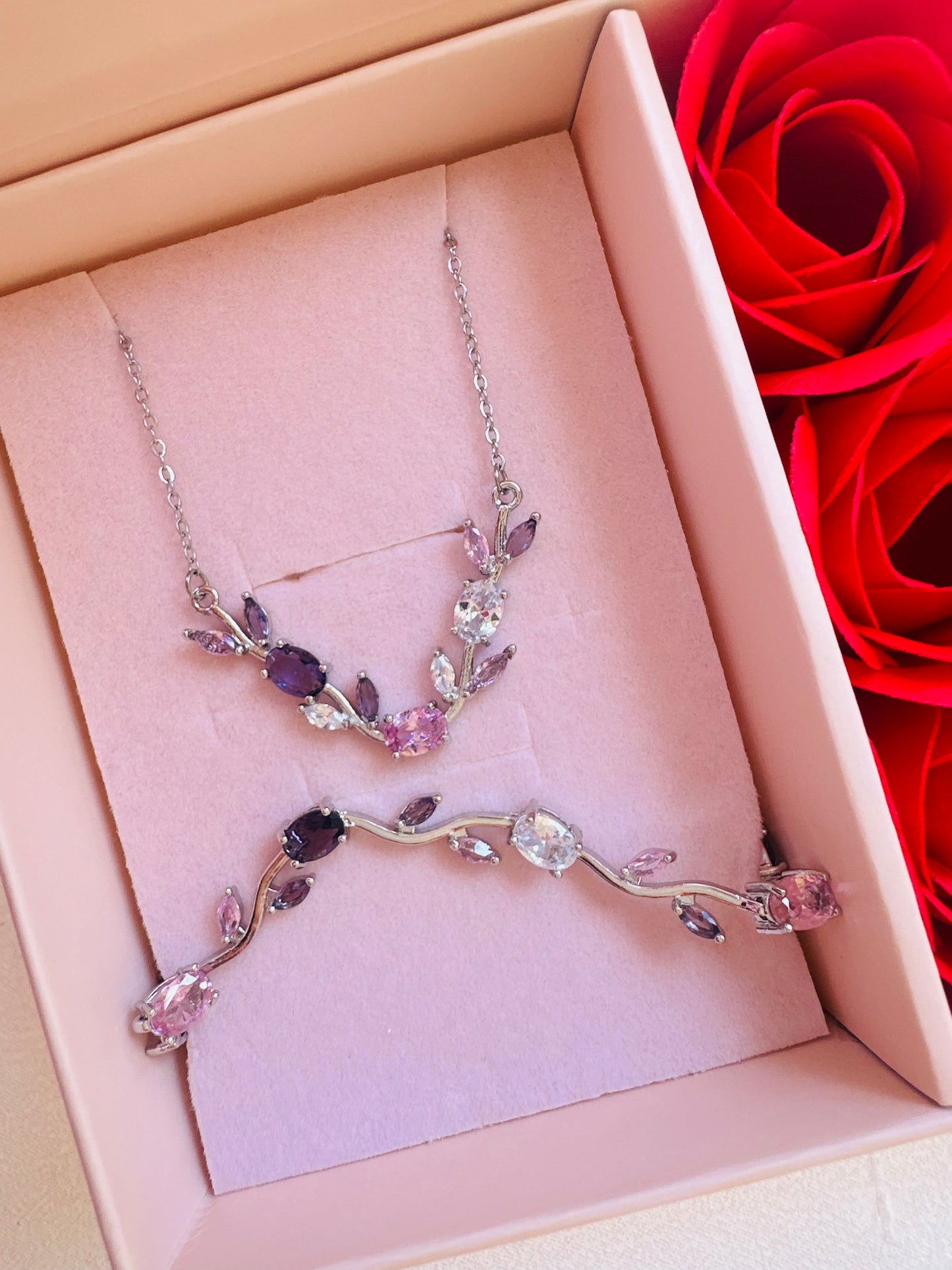 Tulip Silver Necklace & Bracelet