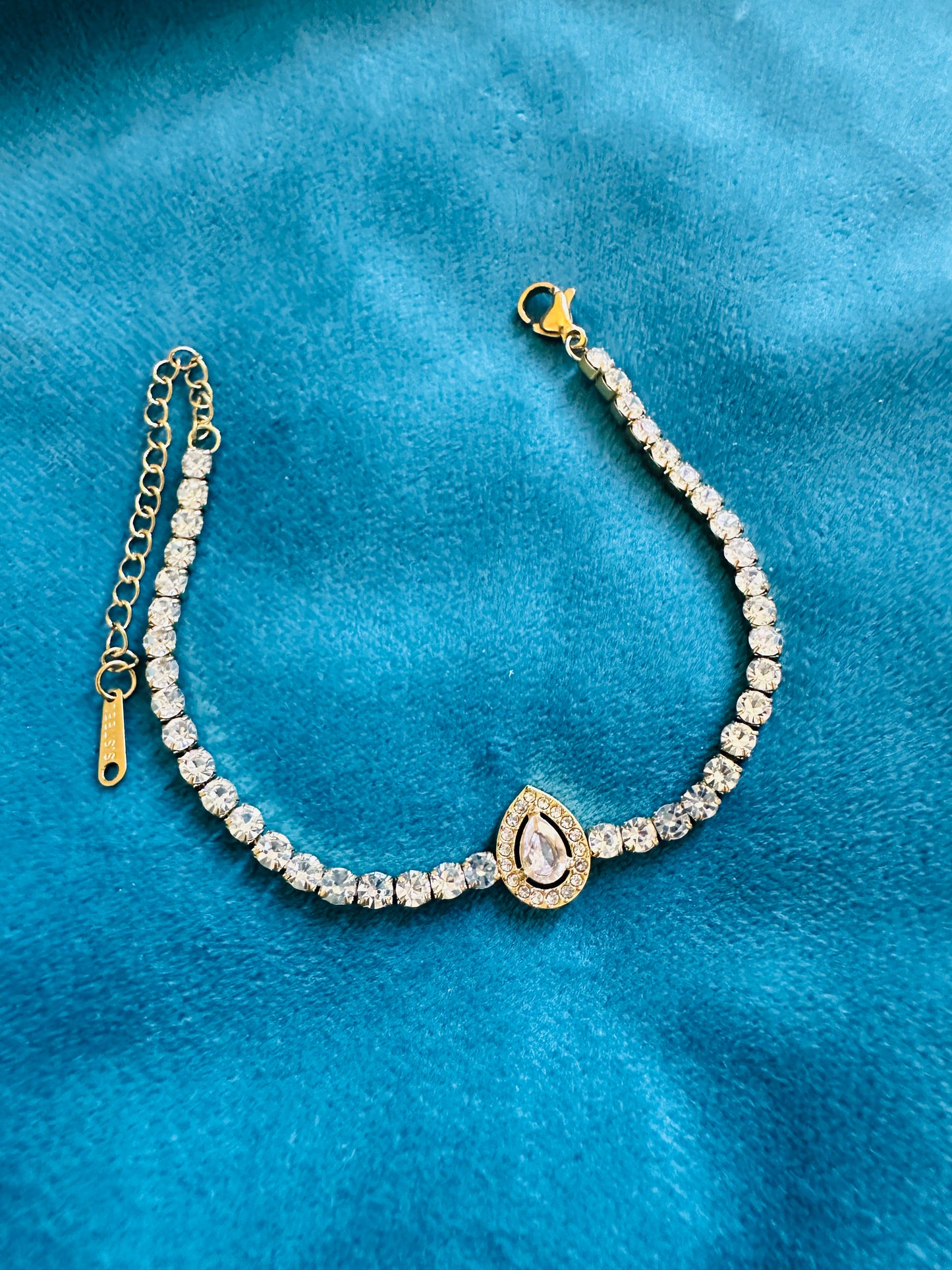 Crystal Bracelet – Gold Plated Stainless Steel