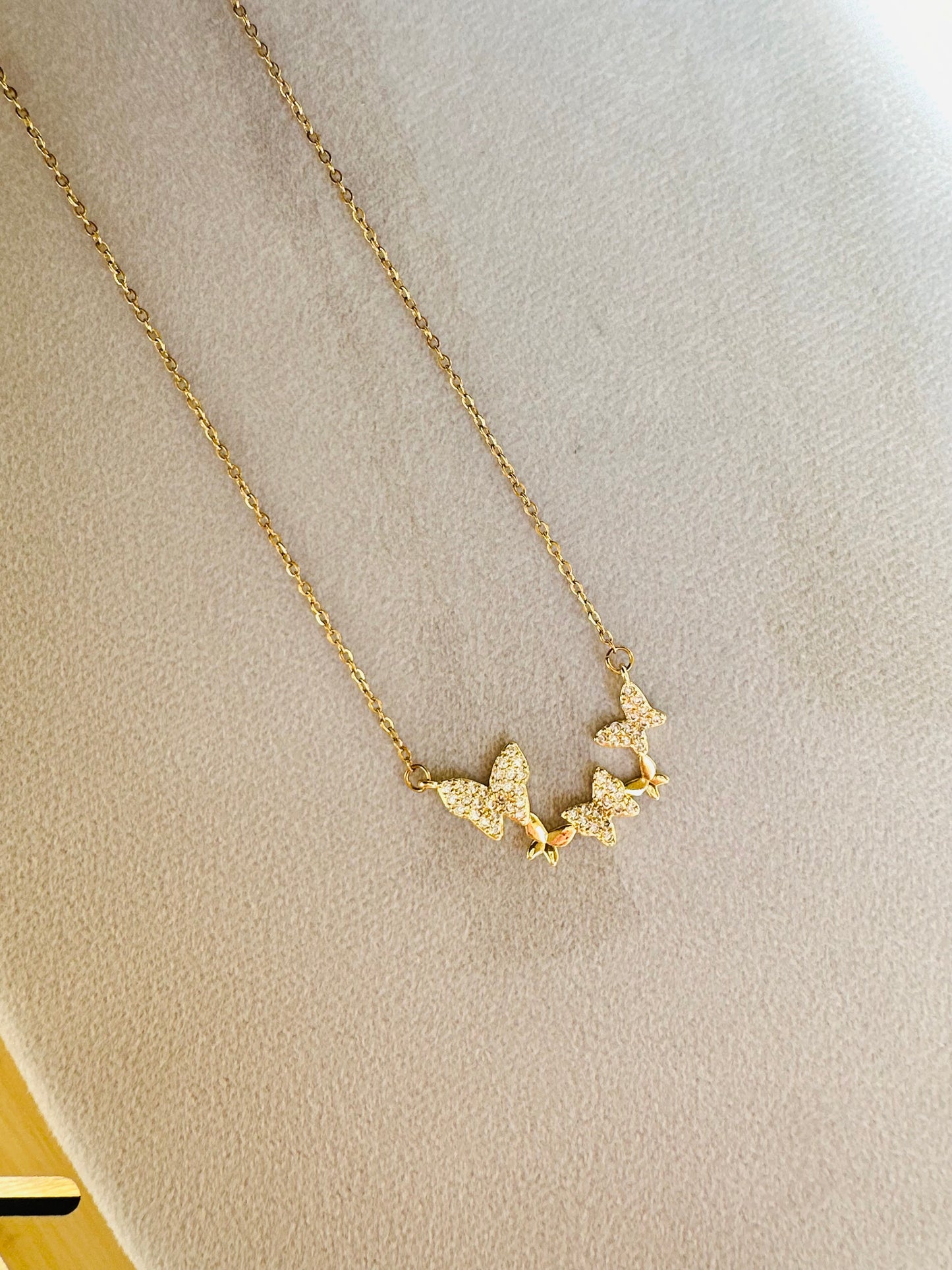Bow Necklace