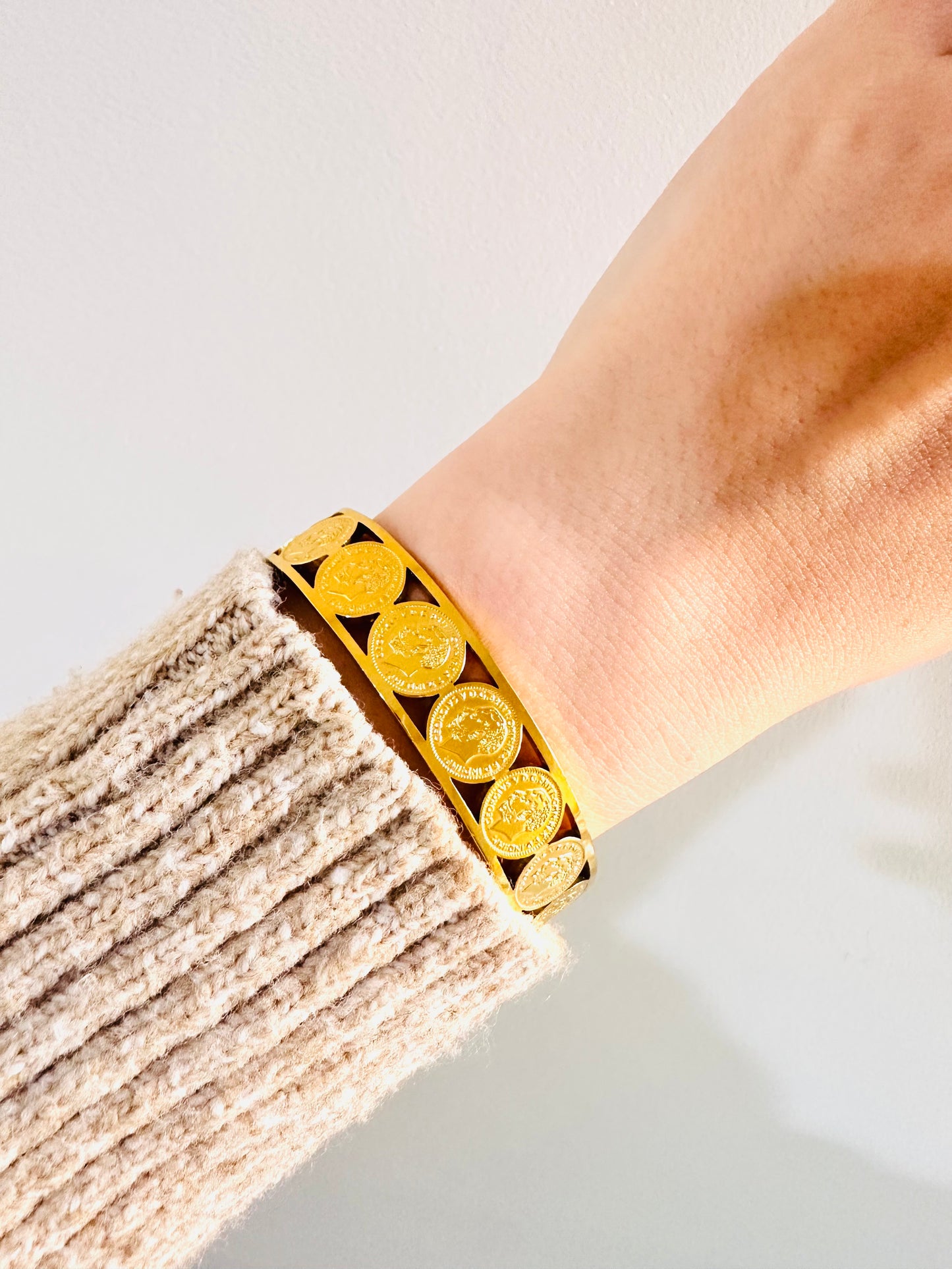Gold Coin Bangle – Elegant & Timeless